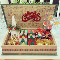 D503 - Christmas Gift Box w/decorations