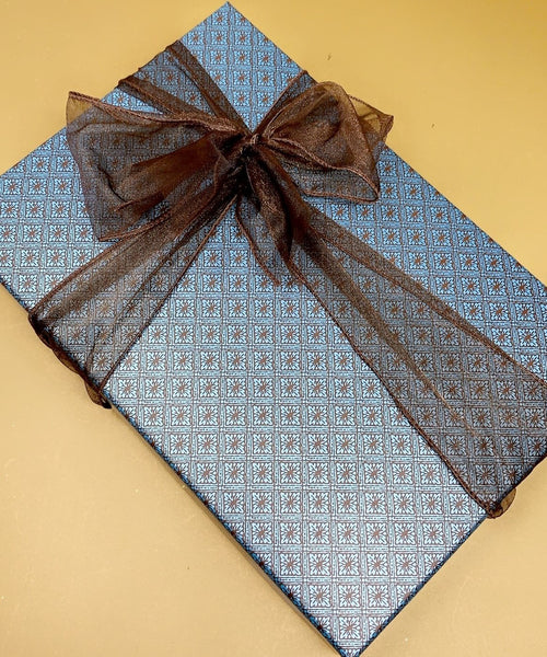 D602 - Siena Brown/Blue Gift Box