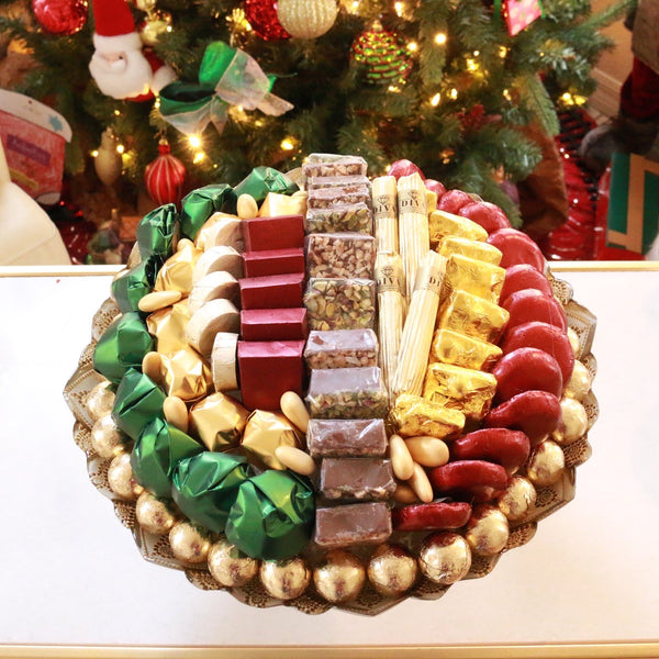 D518 - Mixed Nuts Christmas Plate